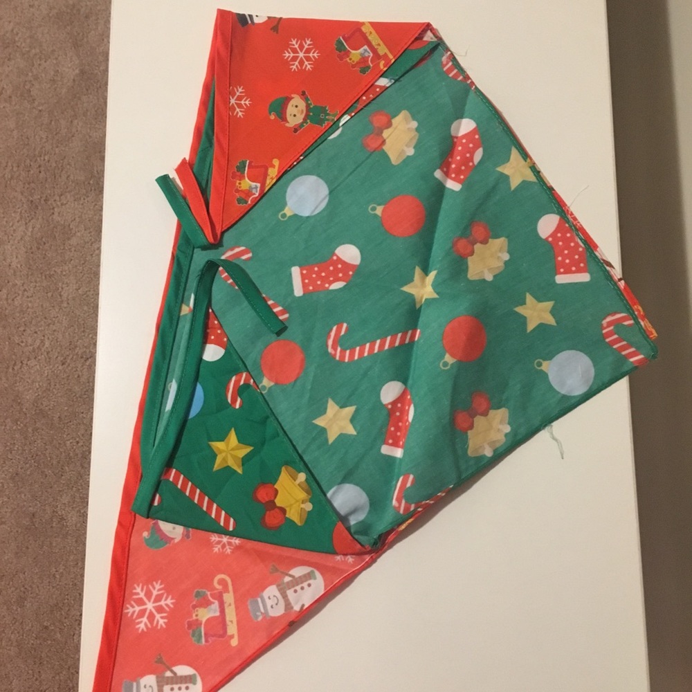 NEW - PAIR OF 🎄CHRISTMAS🎄 Bandanas for Dog 🐶 - Picture 2 of 5